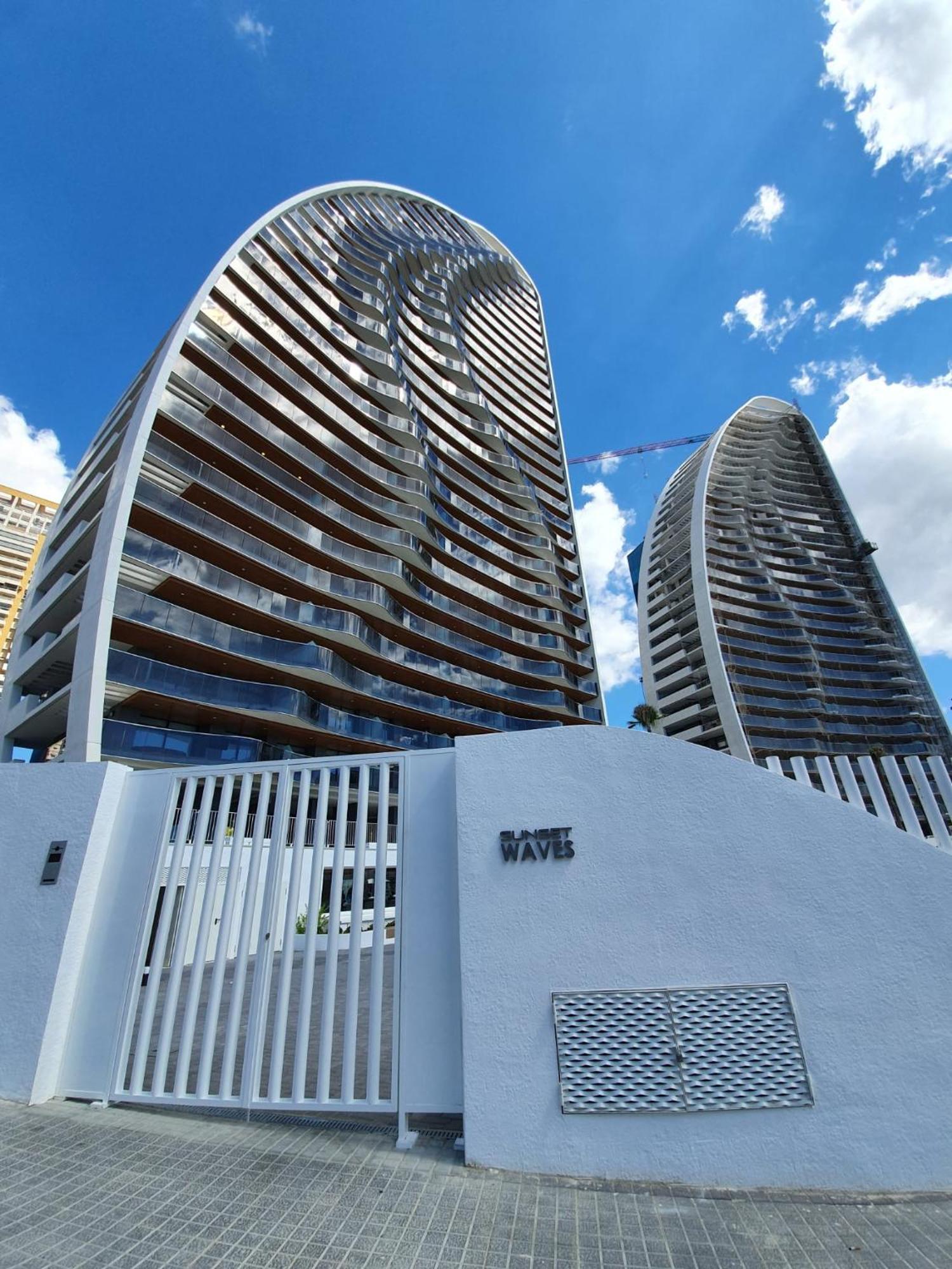 Sunset Waves Vistas Al Mar Apartamento Benidorm Exterior foto